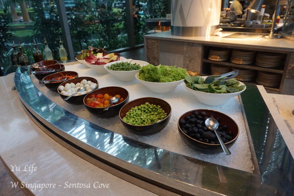 Wシンガポール　朝食サラダ